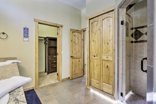 Family-friendly Home With Game Room And Mtn Views!