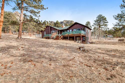 Longs Peak Lookout Cabin