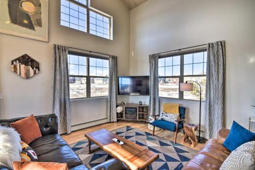 Modern Mountain Home With View 1 Mi To Downtown