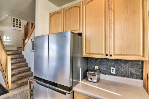 Modern Mountain Home With View 1 Mi To Downtown