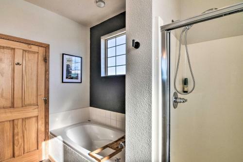 Modern Mountain Home With View 1 Mi To Downtown