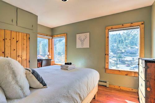 Hilltop Hideaway Near Evergreen Lake And Town!