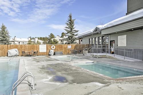 Fraser Townhome With Mtn Views - Ski, Swim, And Hike!