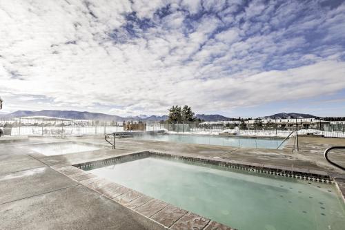 Fraser Townhome With Mtn Views - Ski, Swim, And Hike!