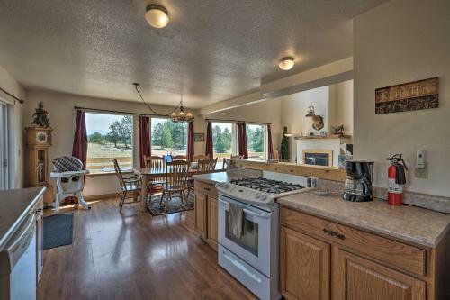Rustic Cabin On 4 Acres With Deck, Grill And Mtn View!