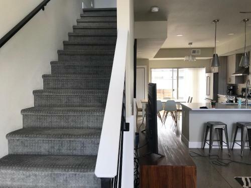 Classy Townhome Near Old Town, Breweries, & River!