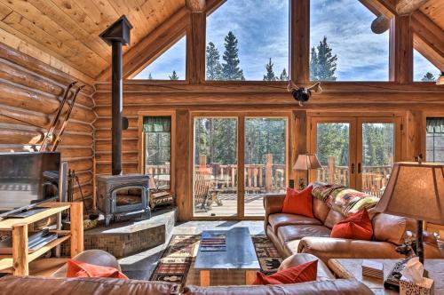 Rustic And Roomy Fairplay Cabin With Hot Tub!
