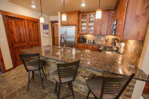 Apartamento Cozens Pointe E 102 Condo