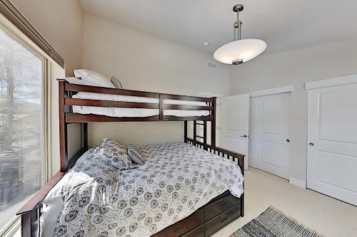 Rendezvous Colorado New-build - Private Hot Tub Condo