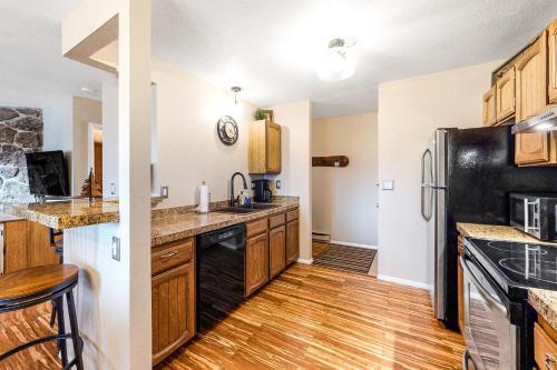 Ptarmigan Hills Ski Condo