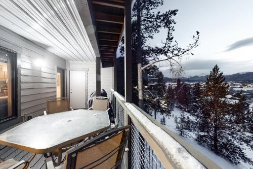 Ptarmigan Hills Ski Condo