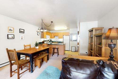 Sun Sung Cozy Condo