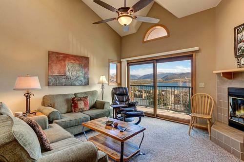 Lake Forest Penthouse