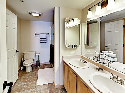 Apartamento Lakepoint Condo #708 Condo