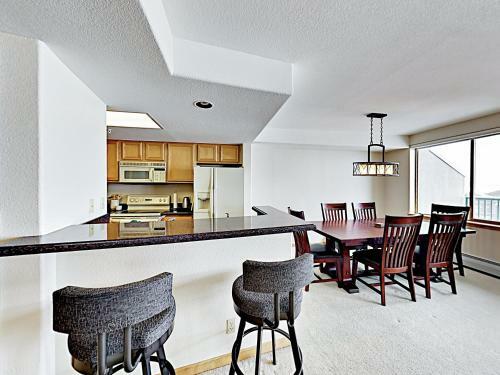 Apartamento Lakepoint Condo #708 Condo