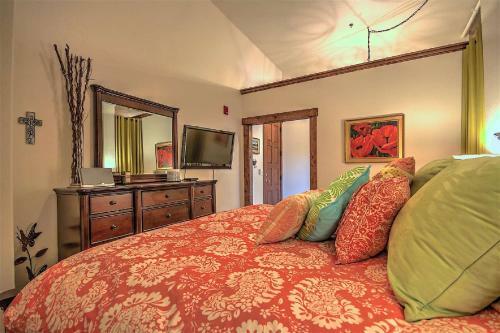 Updated Downtown Frisco Condo