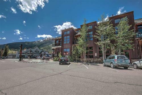 Updated Downtown Frisco Condo