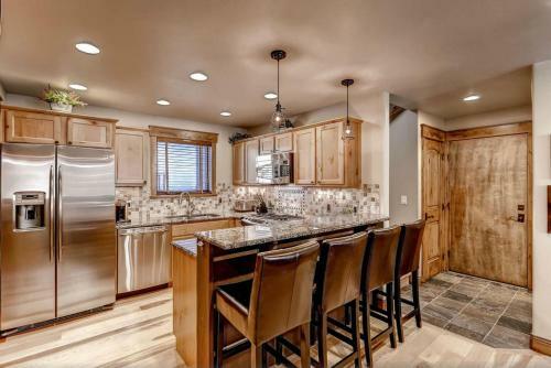 Outstanding Frisco Cabin With Rooftop Deck!