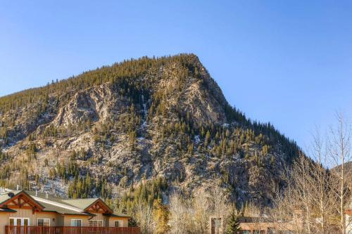Outstanding Frisco Cabin With Rooftop Deck!