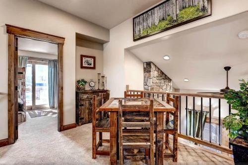 Outstanding Frisco Cabin With Rooftop Deck!