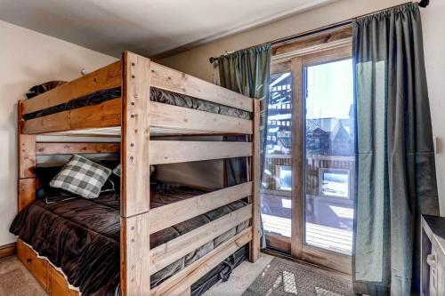 Outstanding Frisco Cabin With Rooftop Deck!