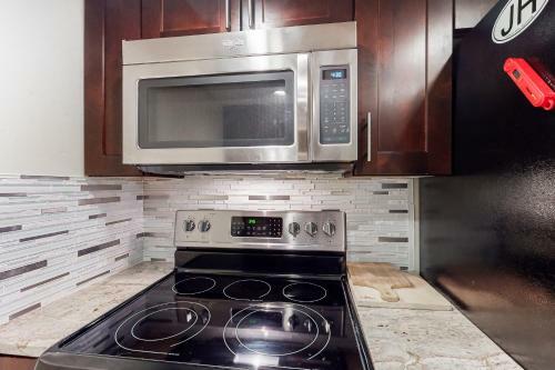 Pitkin Townhome B1