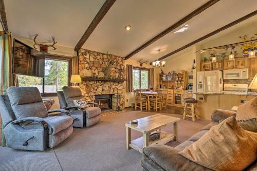 Updated Cabin With Rustic Charm, Walk To Town!