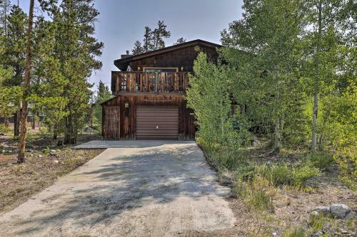 Updated Cabin With Rustic Charm, Walk To Town!