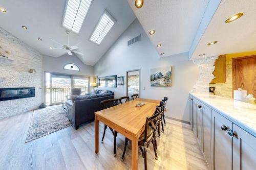 Lakeview Retreat