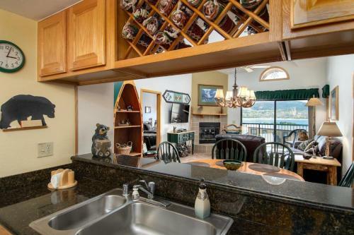 Lake Forest 303e