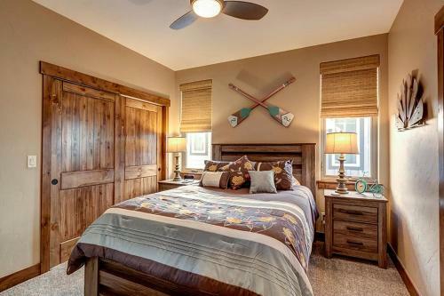 Frisco Sports Chalet B202