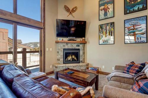 Frisco Sports Chalet B202