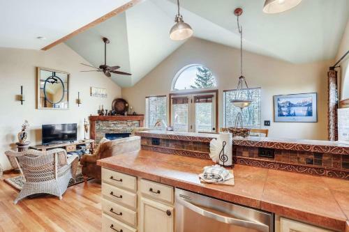 Large Townhome On Lake Dillon Path
