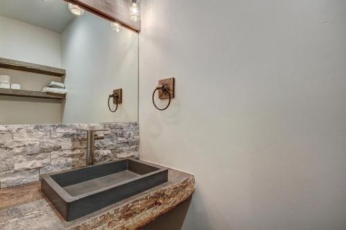 5th Ave #2 3br 3ba Townhouse