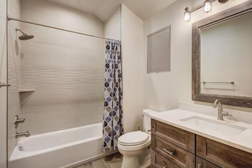 5th Ave #2 3br 3ba Townhouse