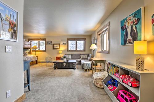 Frisco Family Townhome With Fireplace And Balcony!