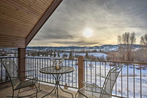 Luxury Cabin On Fraser River Fish, Ski, And Enjoy!