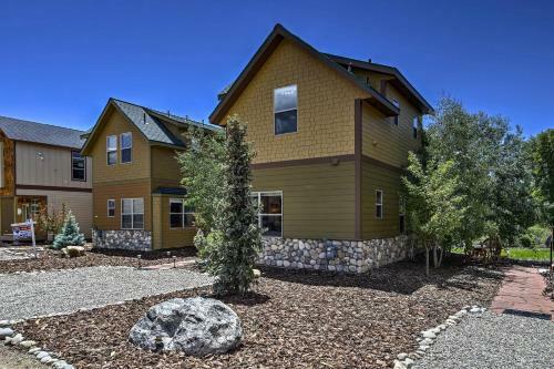 Luxury Cabin On Fraser River Fish, Ski, And Enjoy!