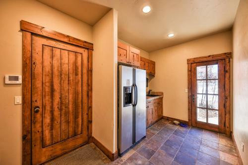 Saddle Ridge Lodge