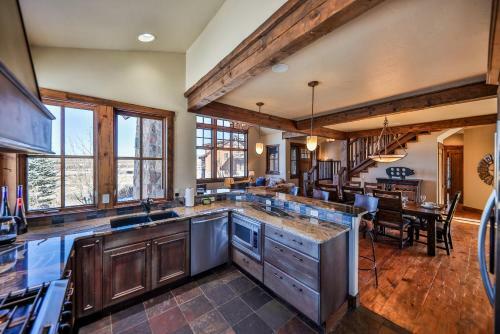 Saddle Ridge Lodge