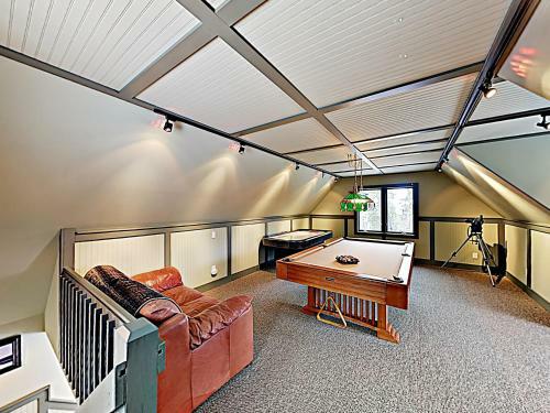 New Listing! Huge Lake-view Haven With 2-car Garage Cottage