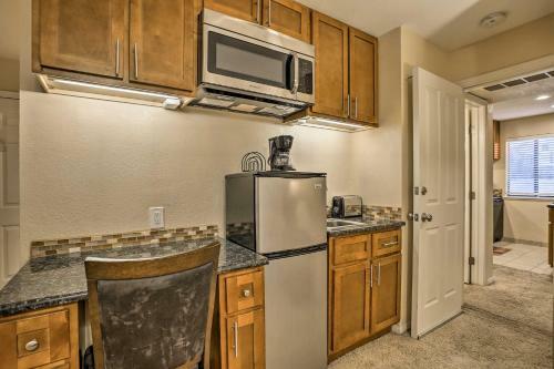 Cozy Condo With 2 Suites In Denver Tech Center!
