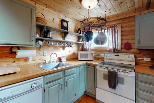 Grand Lake Cabin Escape