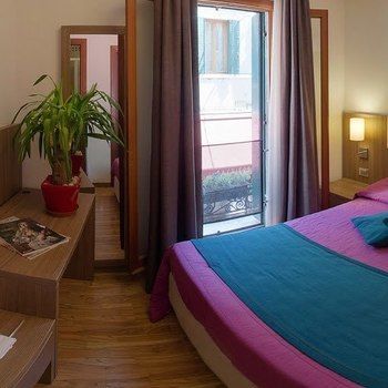 Hotel Zecchini(.)