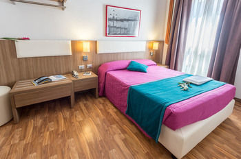Hotel Zecchini(.)
