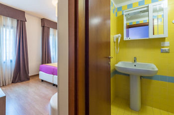 Hotel Zecchini(.)