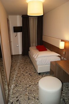 Hotel Zecchini(.)