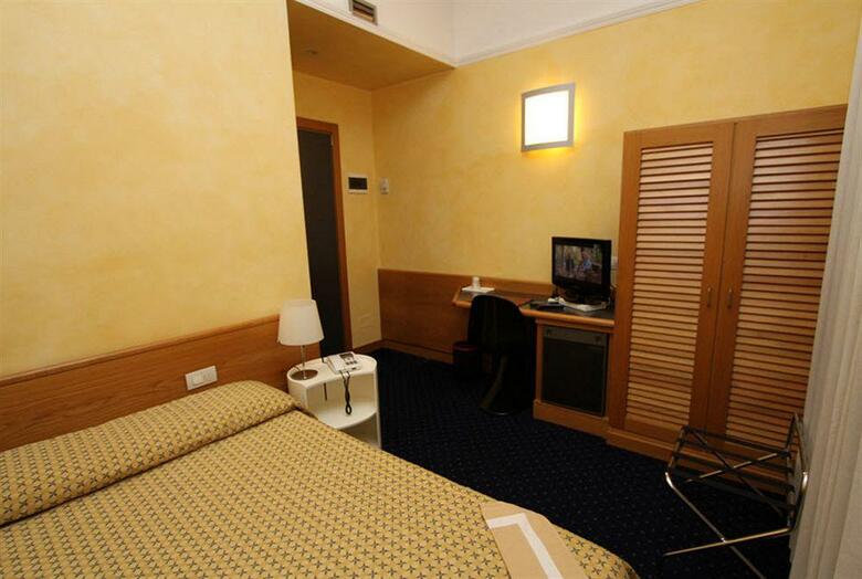 Club Hotel Milan(.)