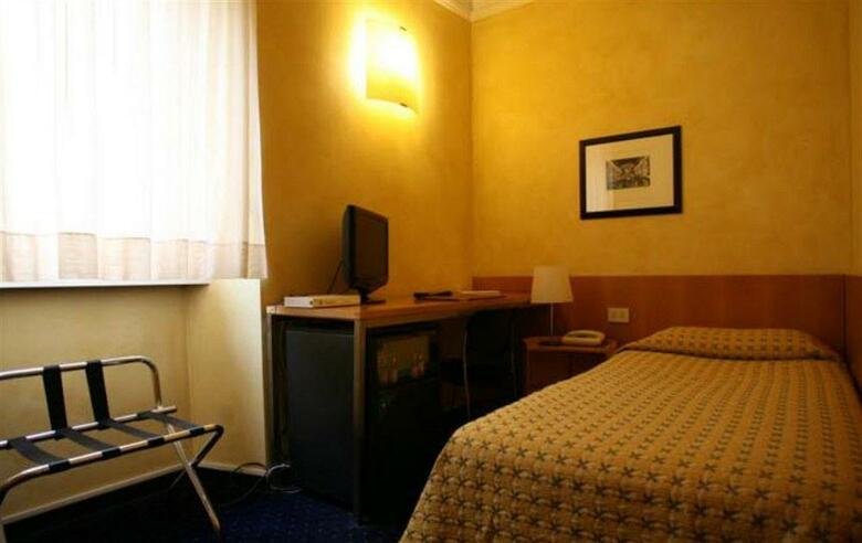 Club Hotel Milan(.)