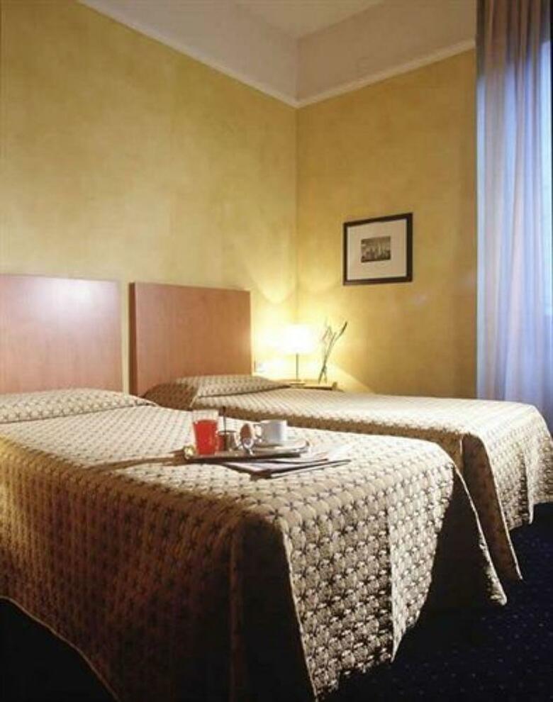 Club Hotel Milan(.)